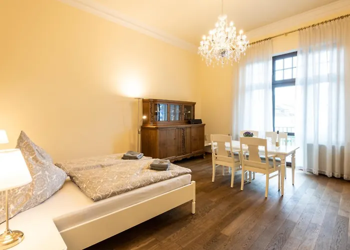 Weingut Sonnenberg * バート・ノイェンアール・アールヴァイラー