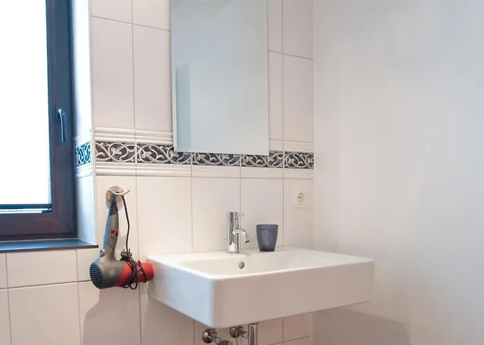 Weingut Sonnenberg * バート・ノイェンアール・アールヴァイラー